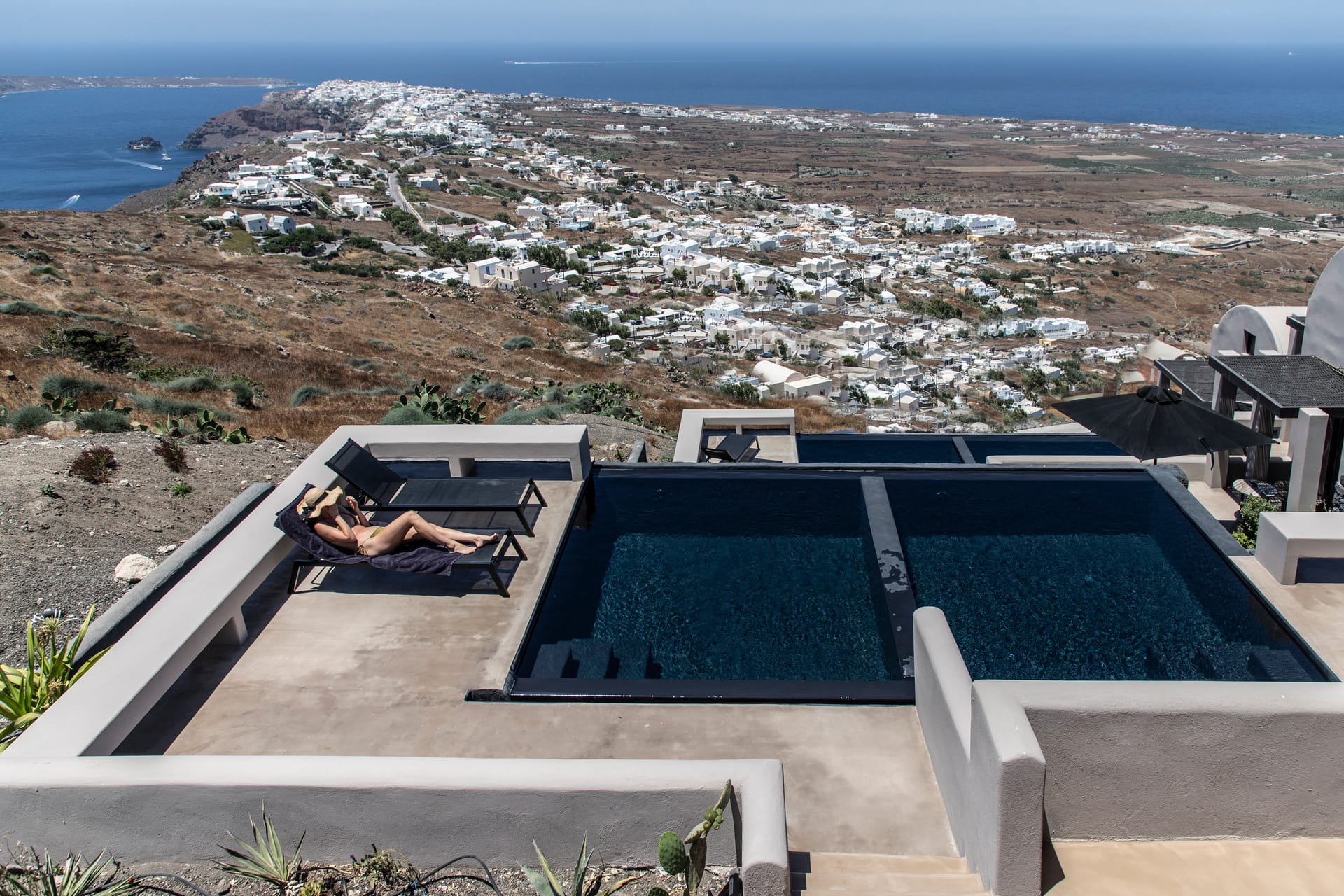 Rocky Room with Sea View and Independent Pool