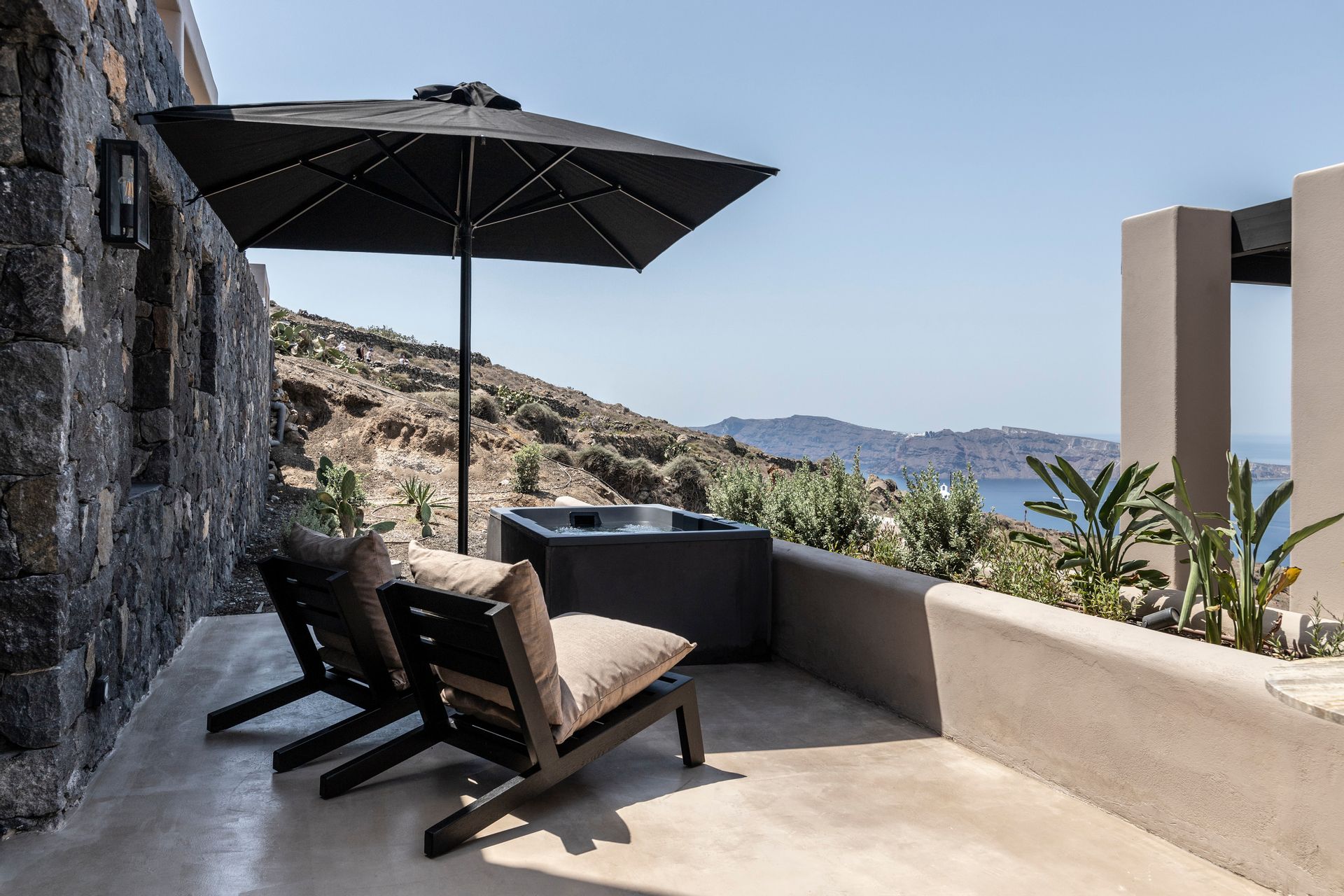 Rocky Room with Sea View and Hot Tub