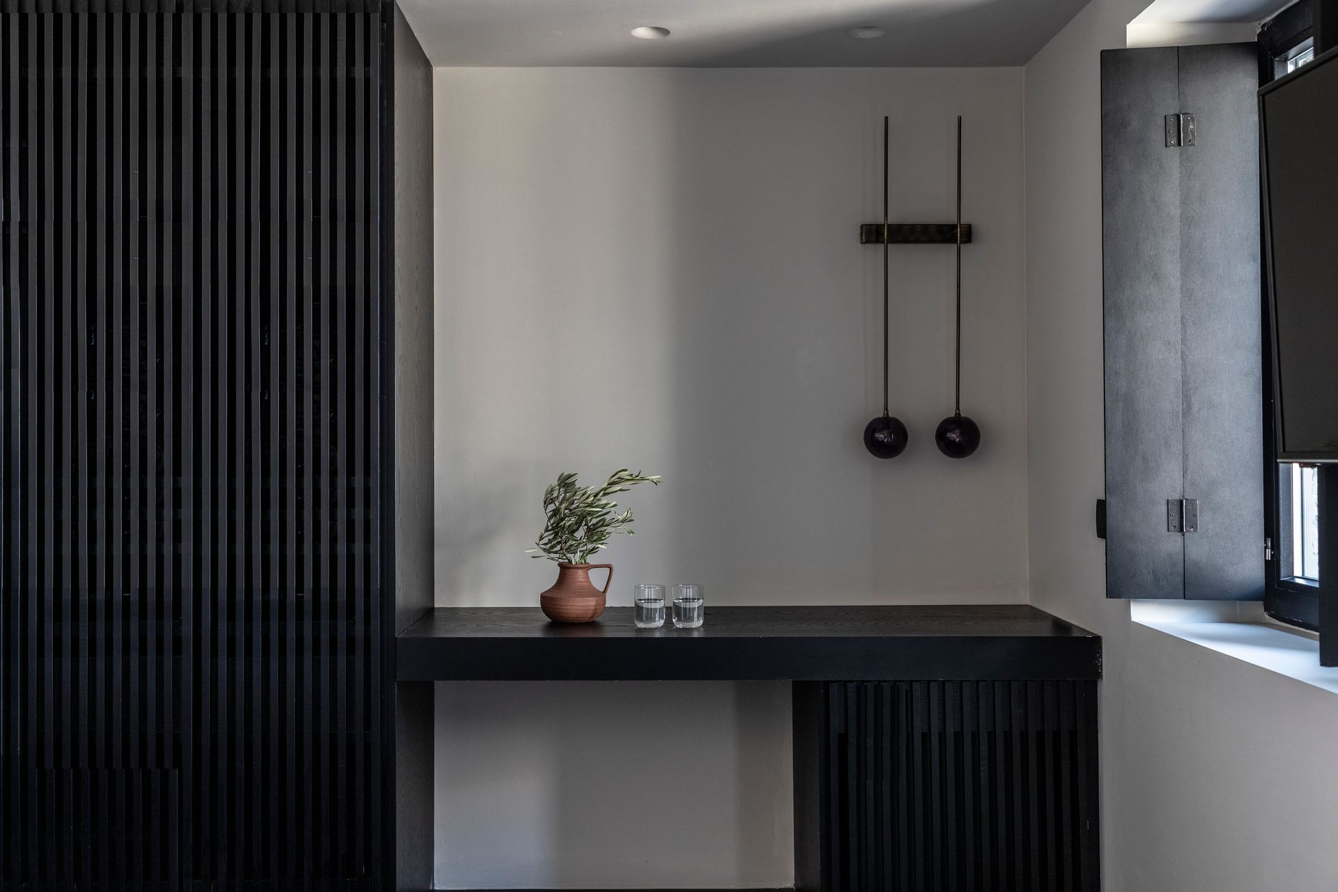 Rocky Room with Sea View and Hot Tub