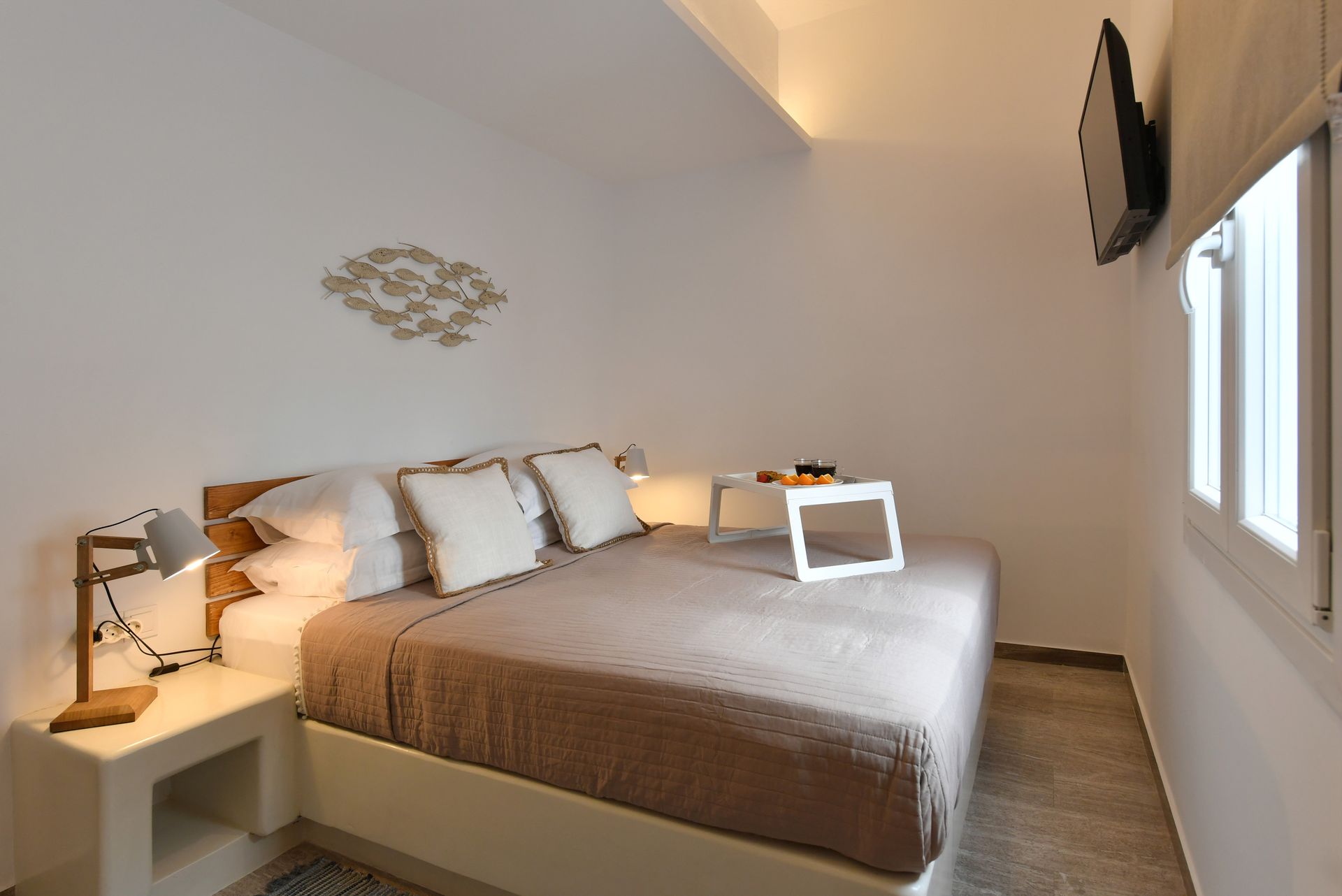Deluxe 3 Bedroom Apartment with Outdoor Jacuzzi &amp; Partial Sea View (Seasonal Jacuzzi: Open May - Oct)