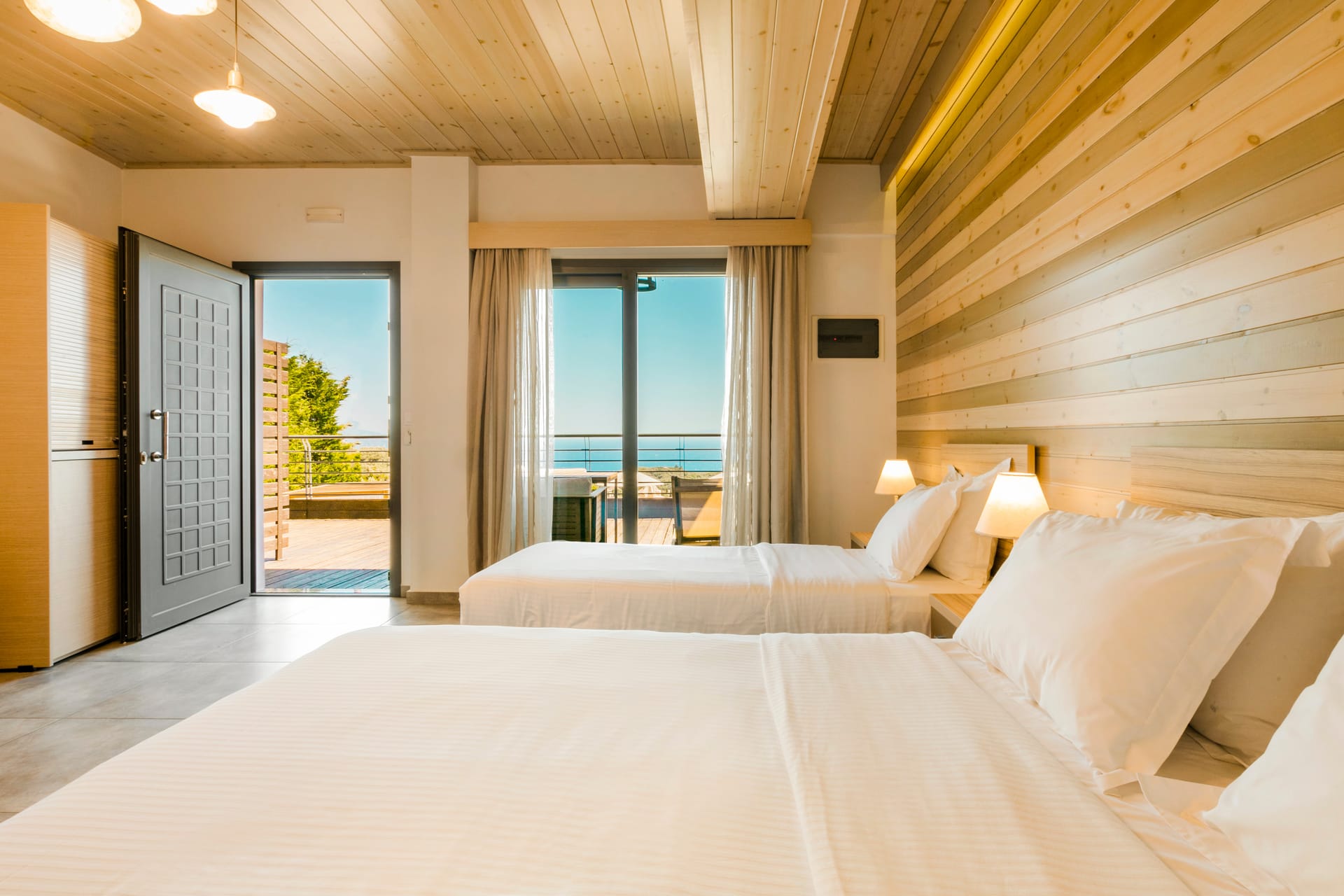 Deluxe Studio with Sea View (3 Guests)