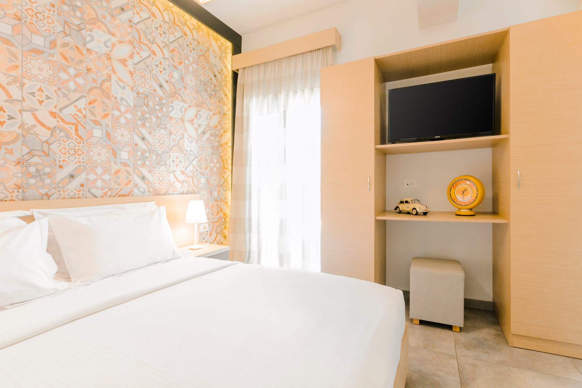 Deluxe One-Bedroom Apartment with Side Sea View