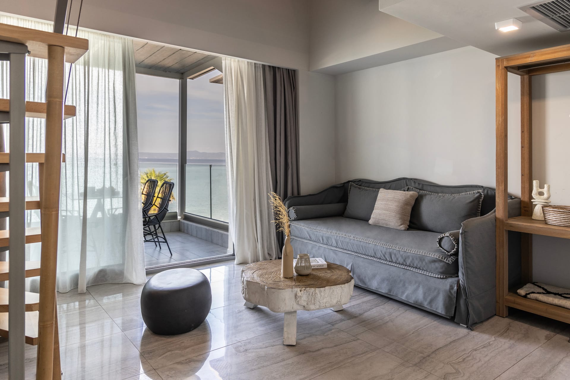 2 Level Suite | Sea View