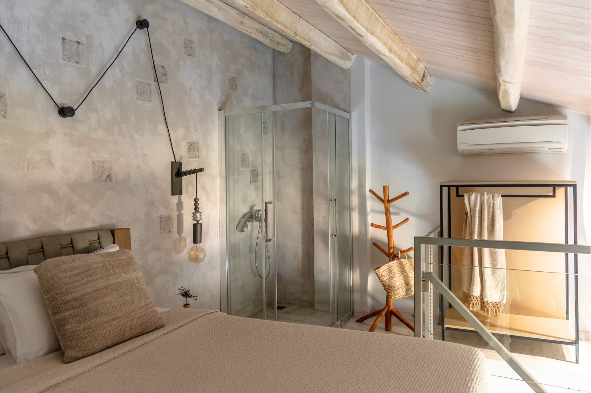 2 Level Suite | Sea View