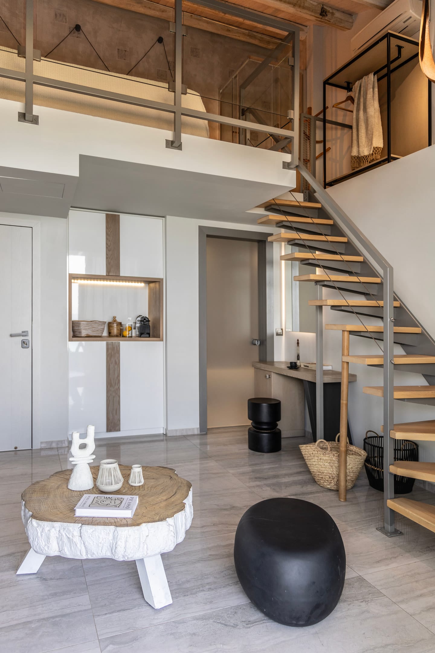 2 Level Suite | Sea View