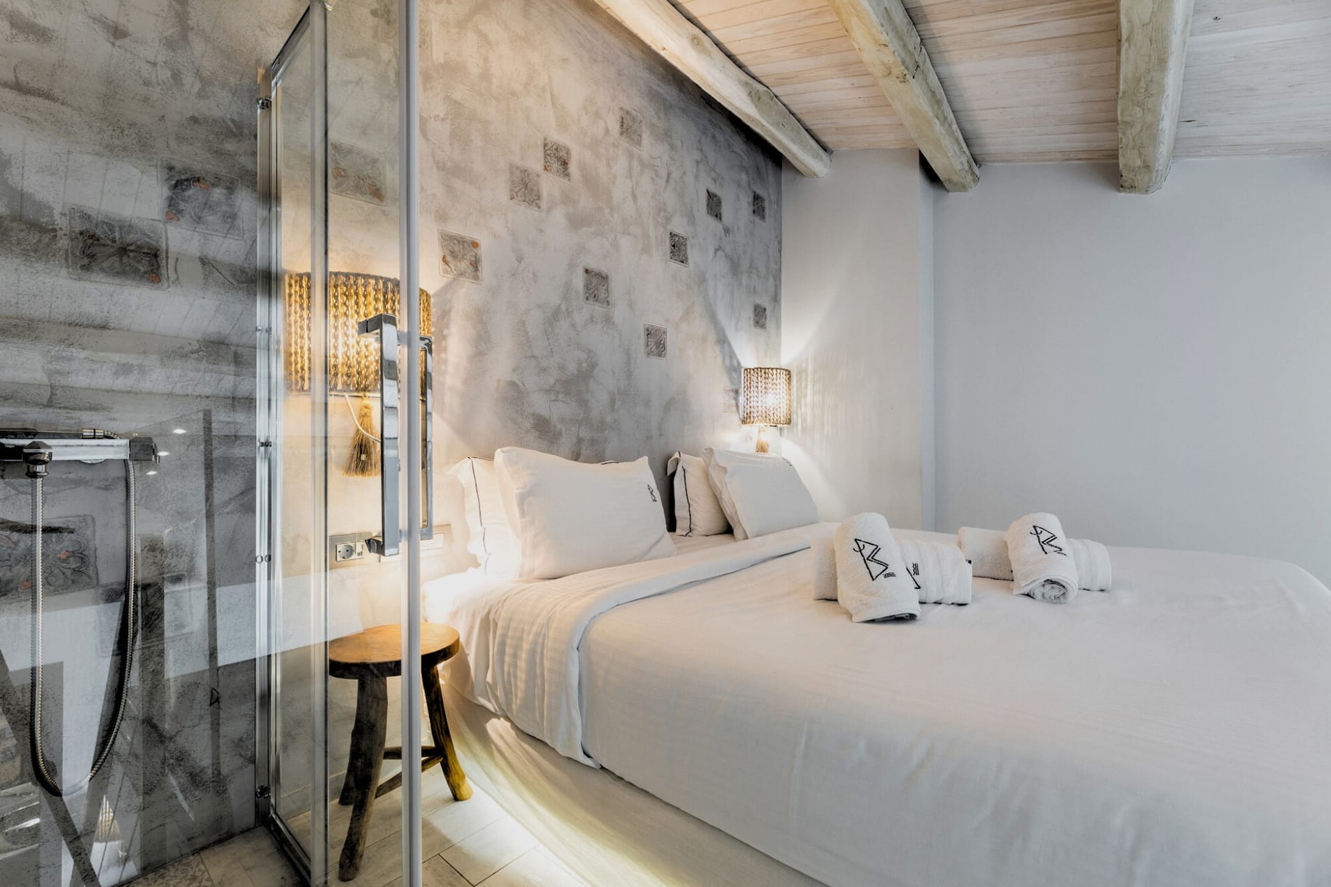 2 Level Suite | Sea View