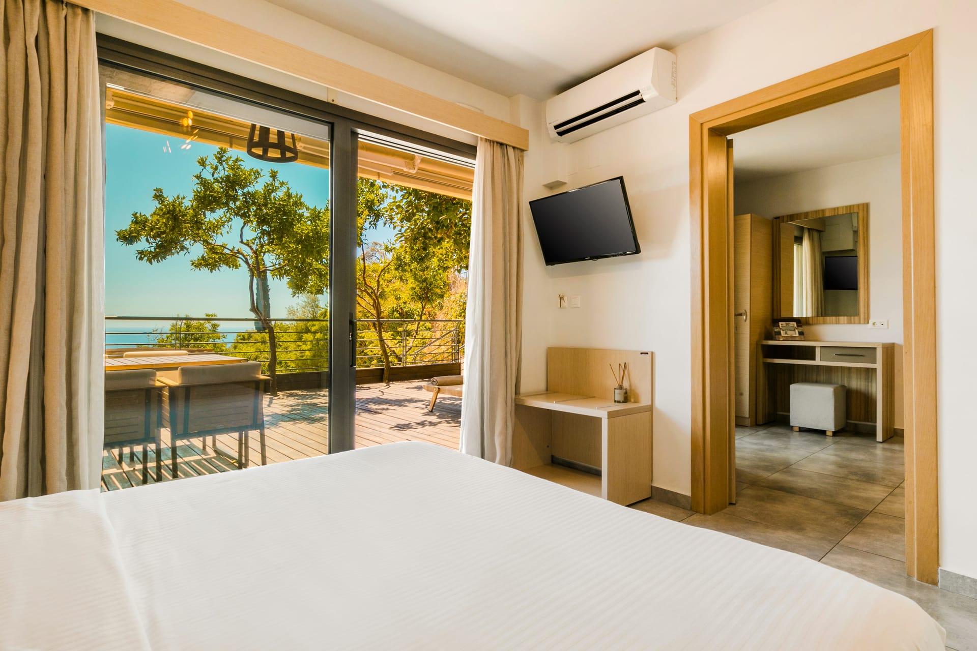 Executive Two-Bedroom Apartment with Sea View