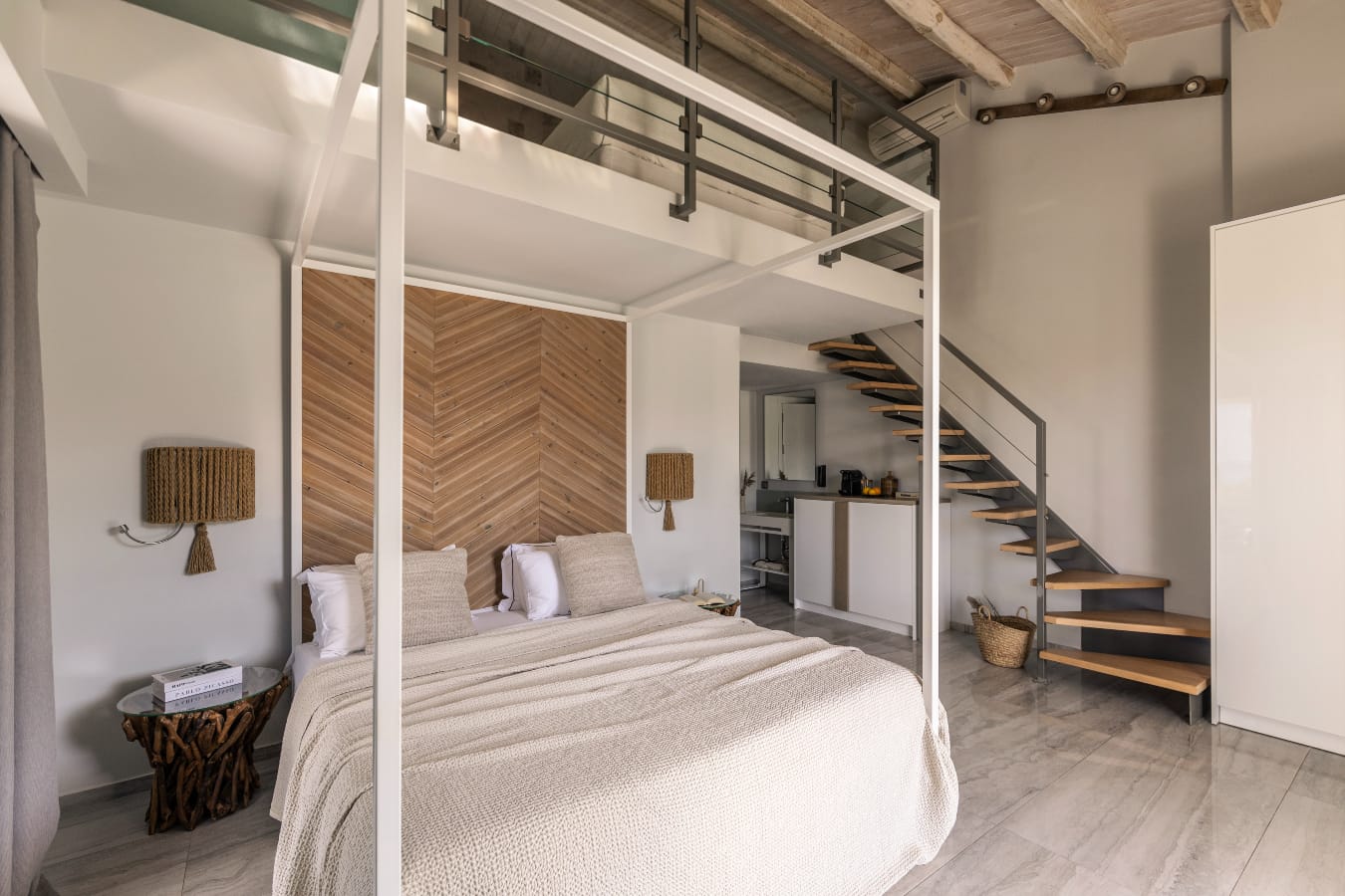 2 Level Suite | Outdoor Jacuzzi