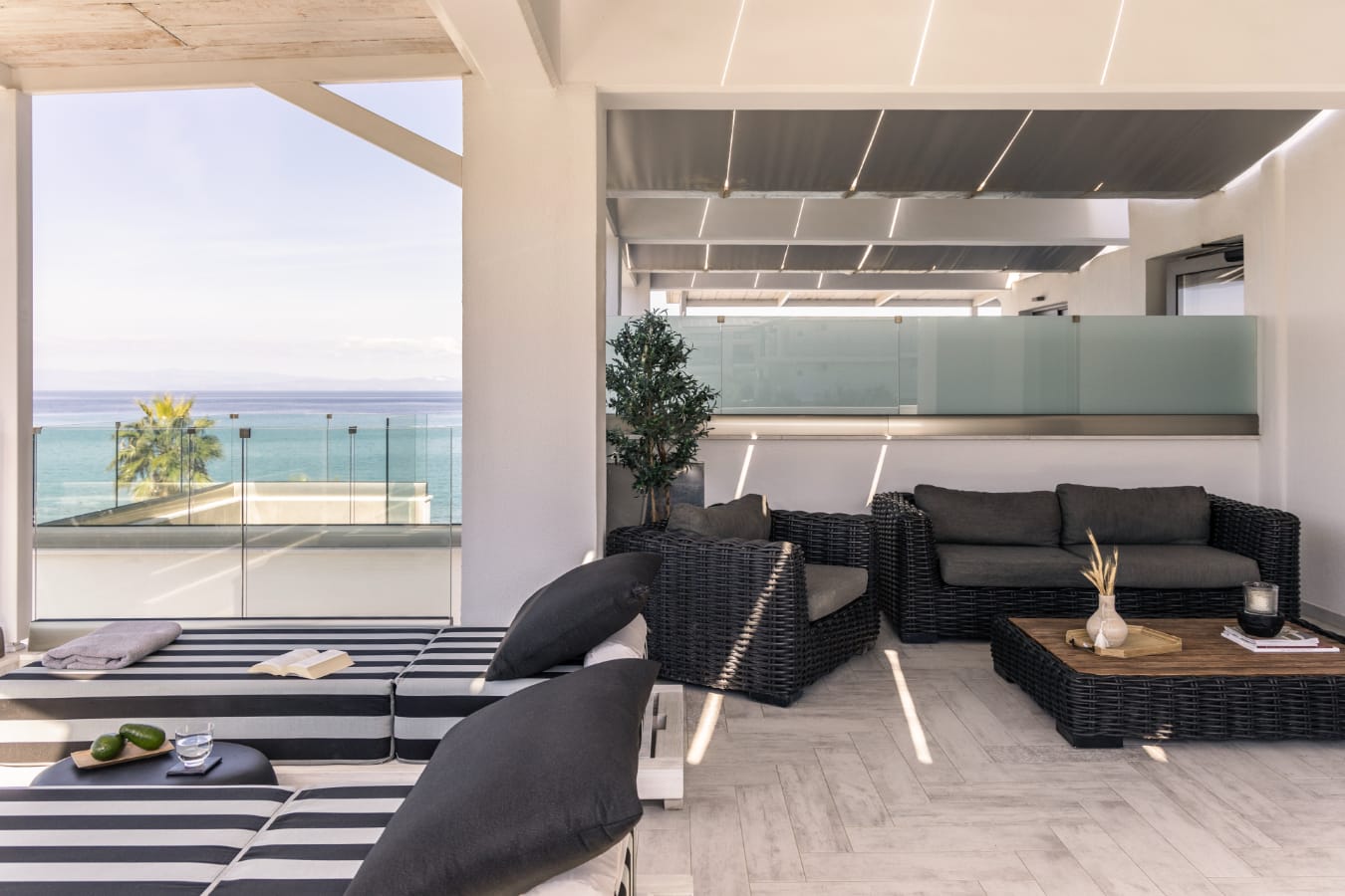 2 Level Suite | Outdoor Jacuzzi