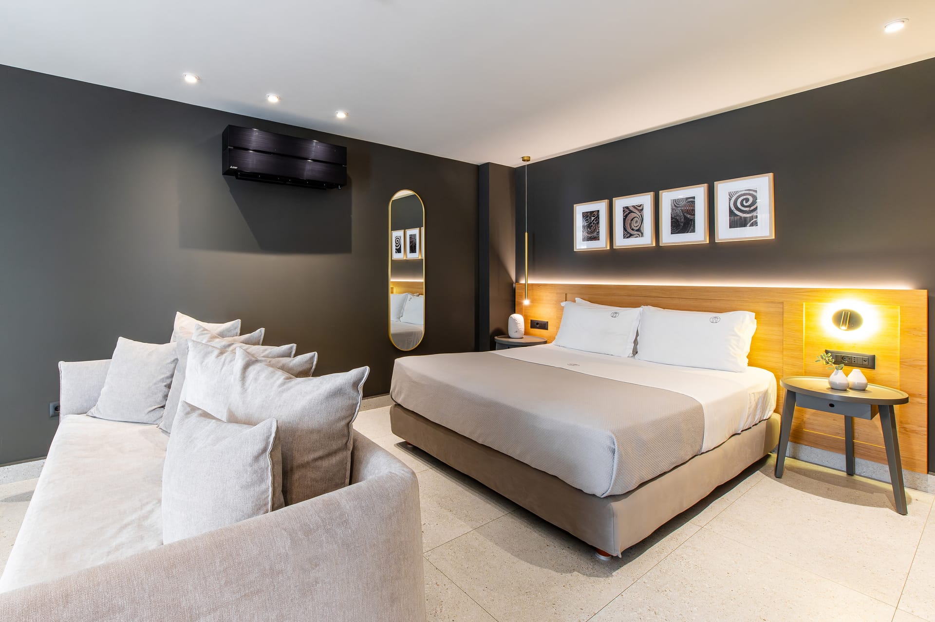 Suite with Terrace &amp; Outdoor Jetted Tub