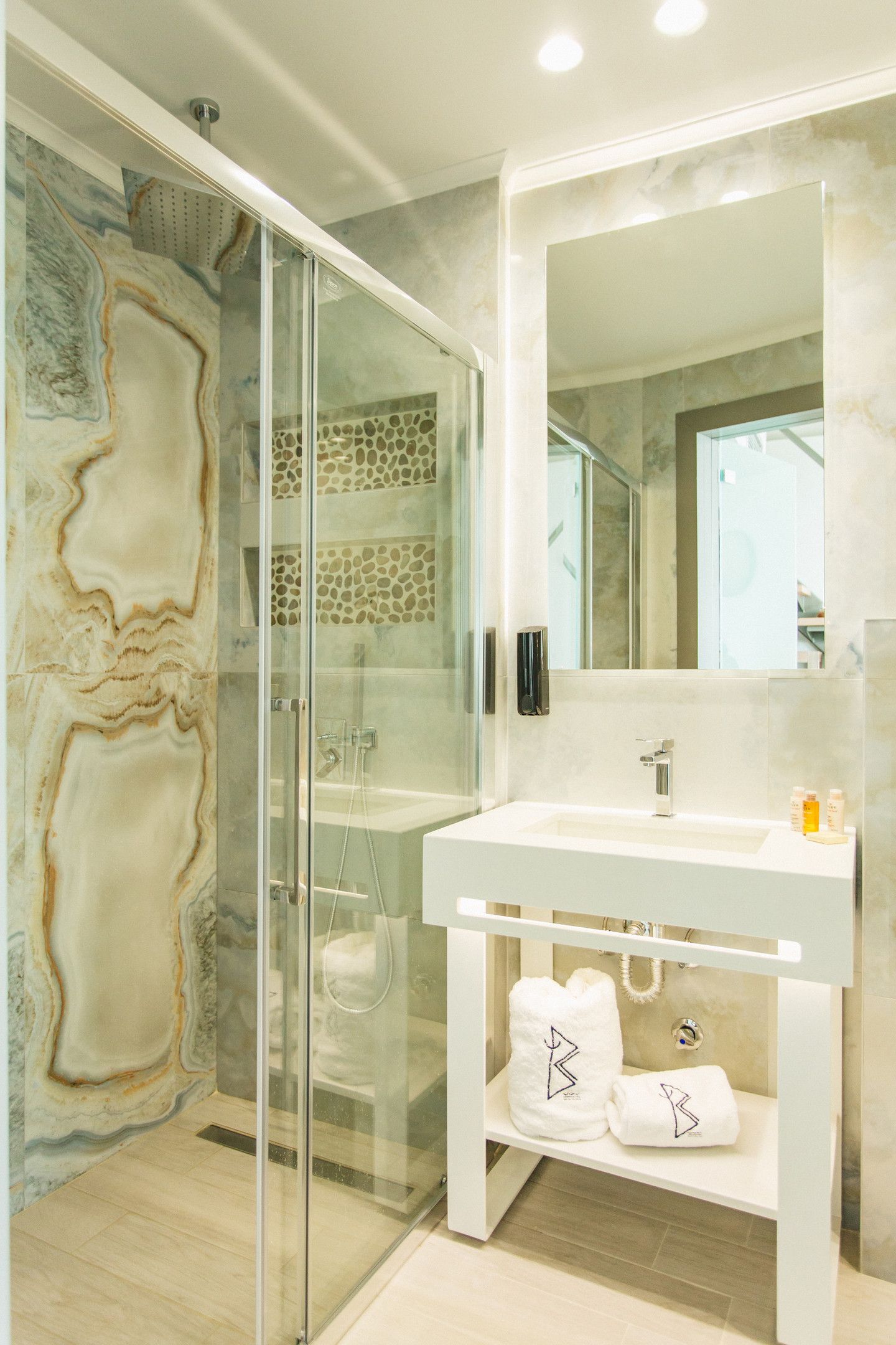 2 Level Suite Sea View | Outdoor Jacuzzi