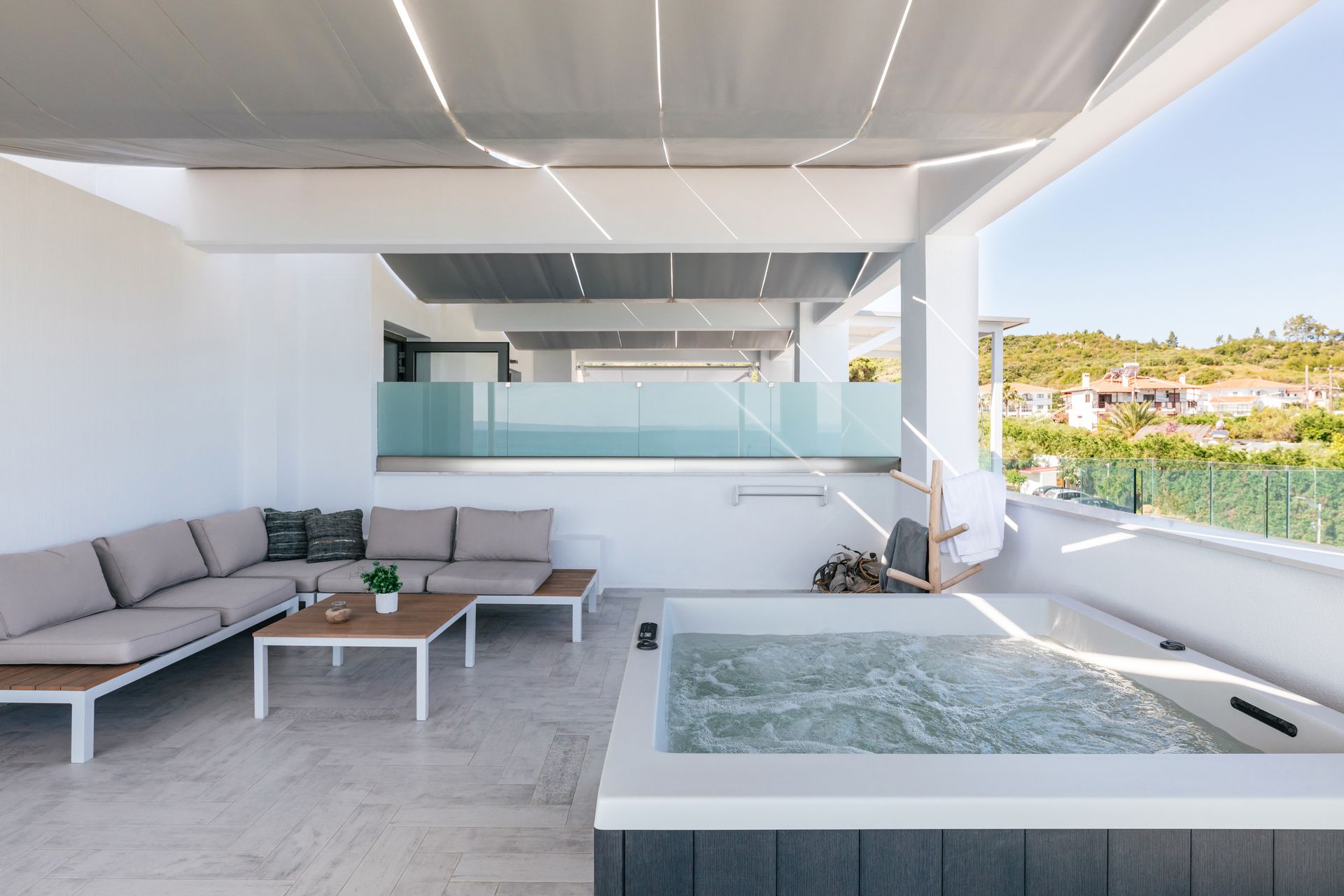 2 Level Suite Sea View | Outdoor Jacuzzi