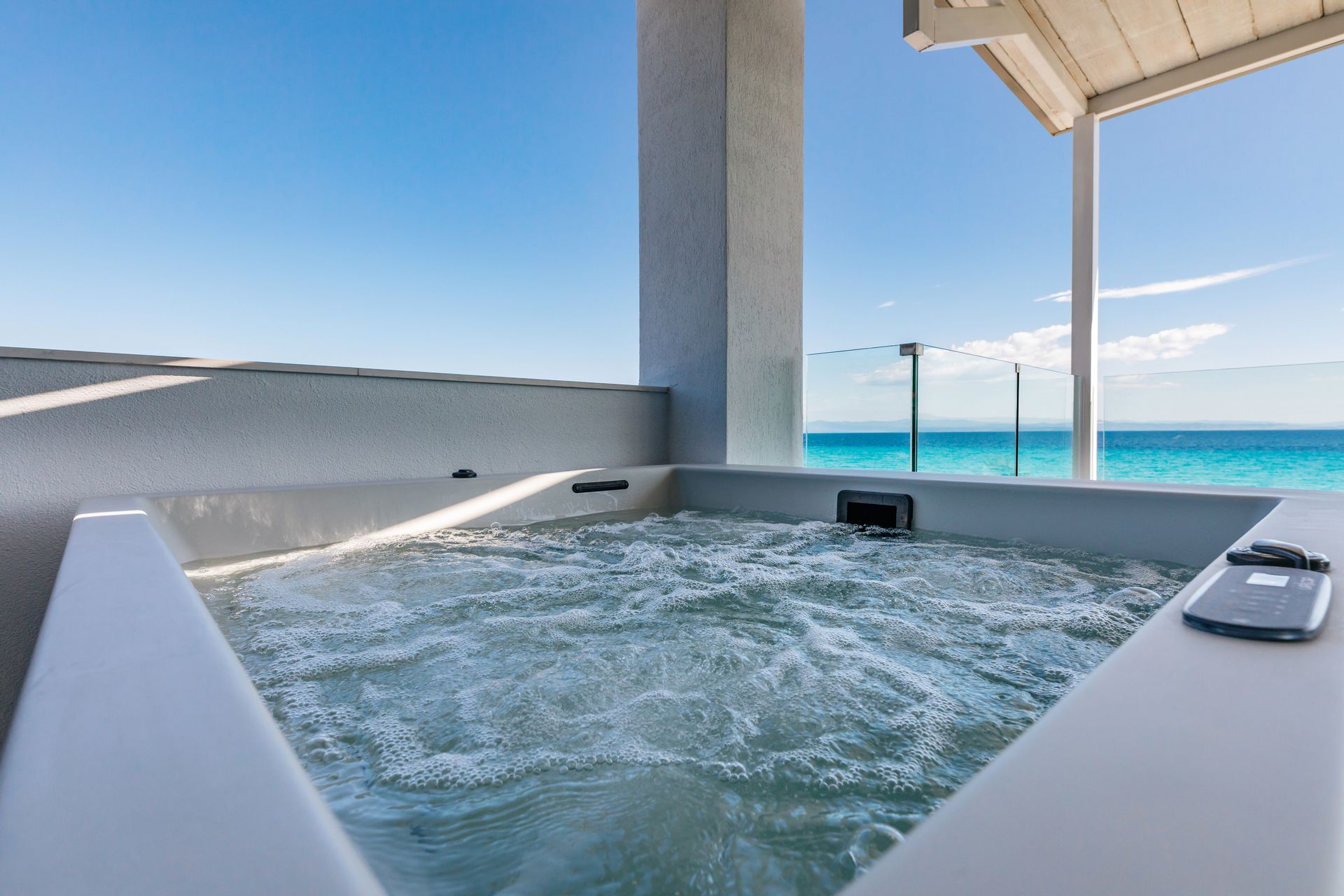 2 Level Suite Sea View | Outdoor Jacuzzi
