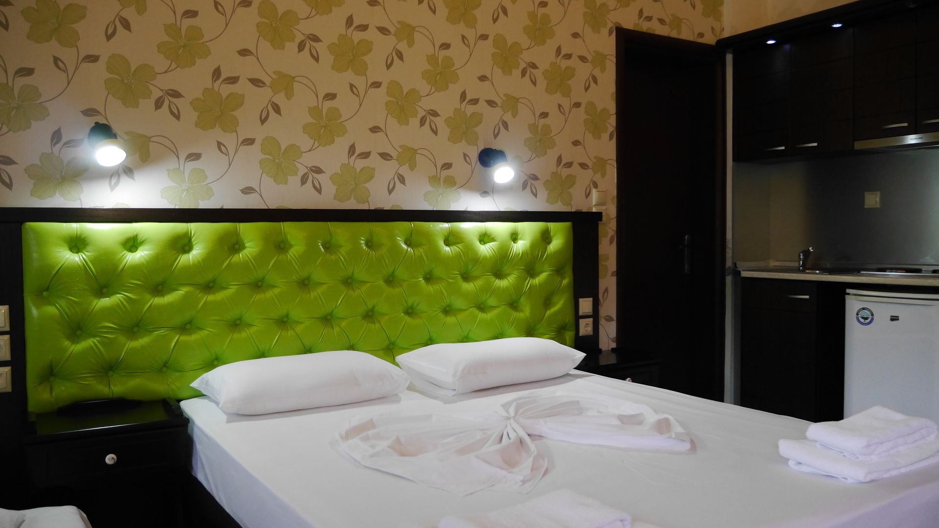 Family Studio with Garden View