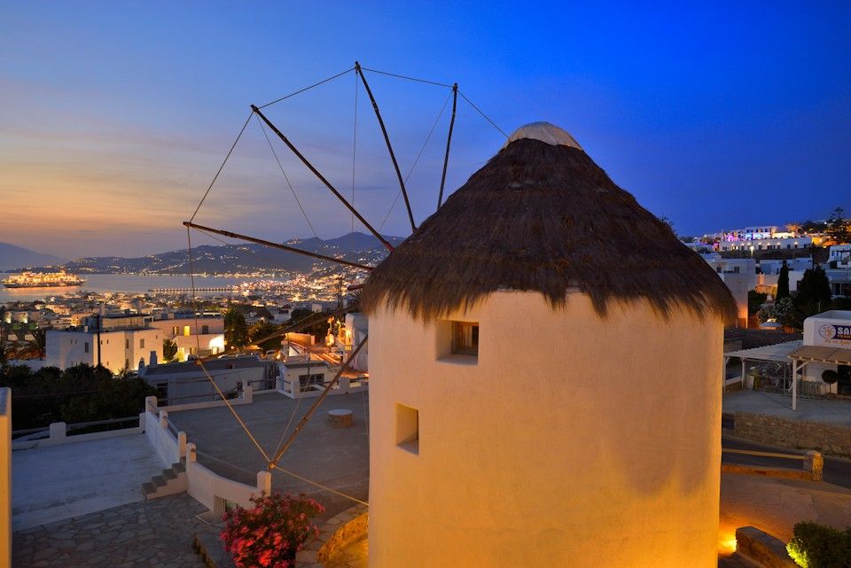 Traditional Windmill Outdoor Jacuzzi