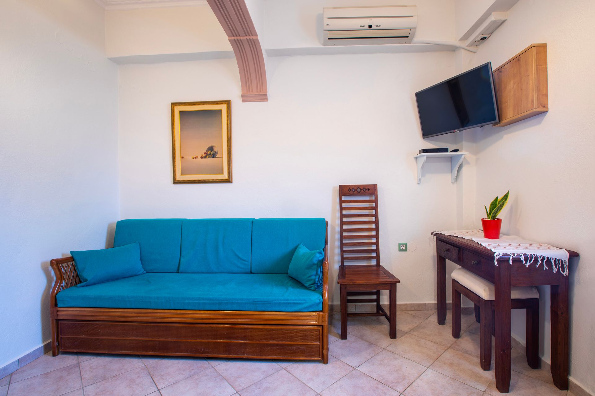 Superior One Bedroom Apartment with Garden View | Bougainvillea