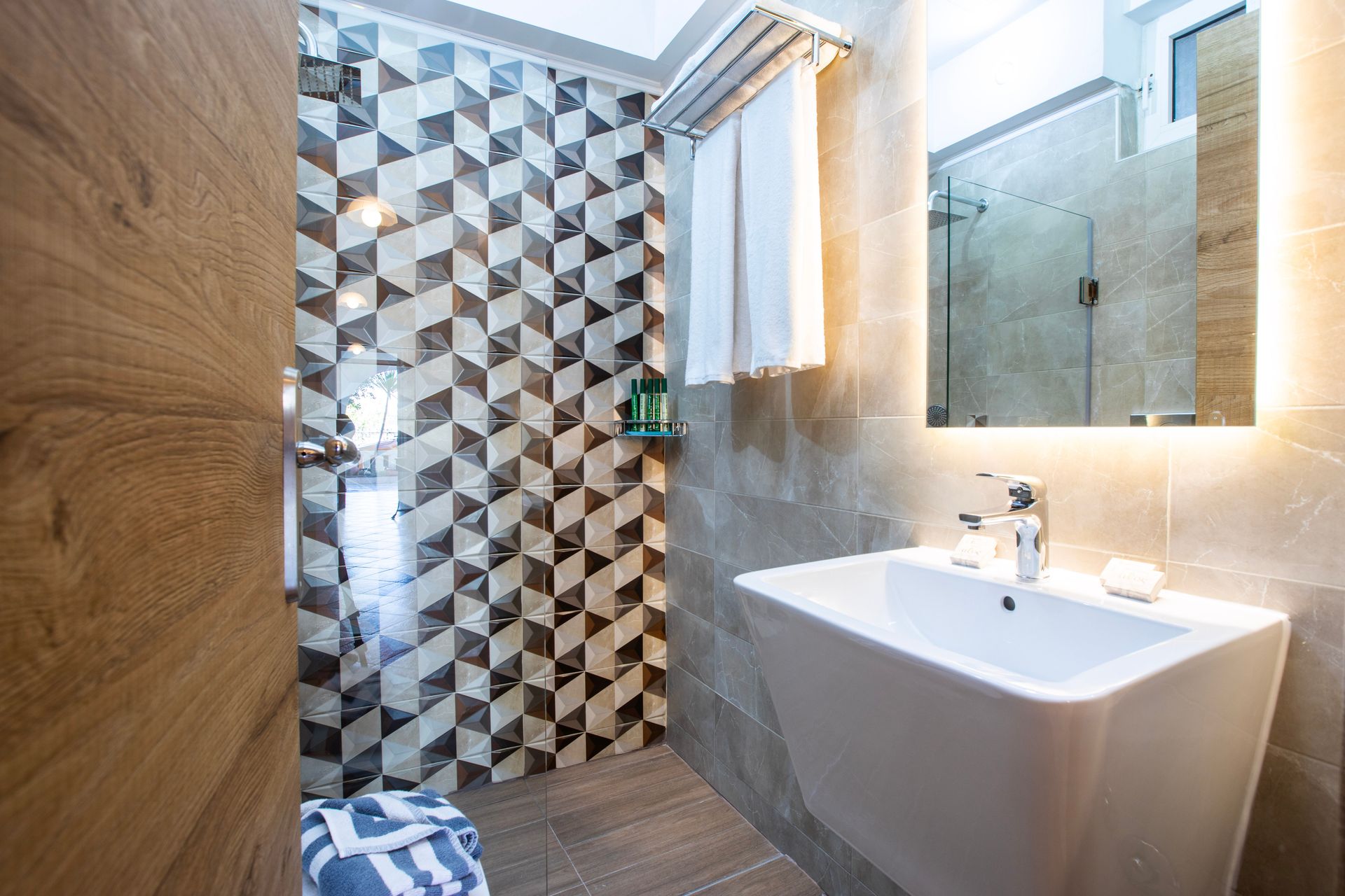 Superior Two Bedroom Apartment with Garden View | Giasemi