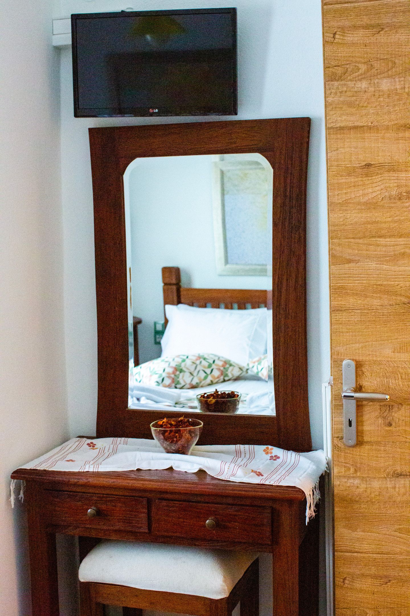 Superior Two Bedroom Apartment with Garden View | Giasemi