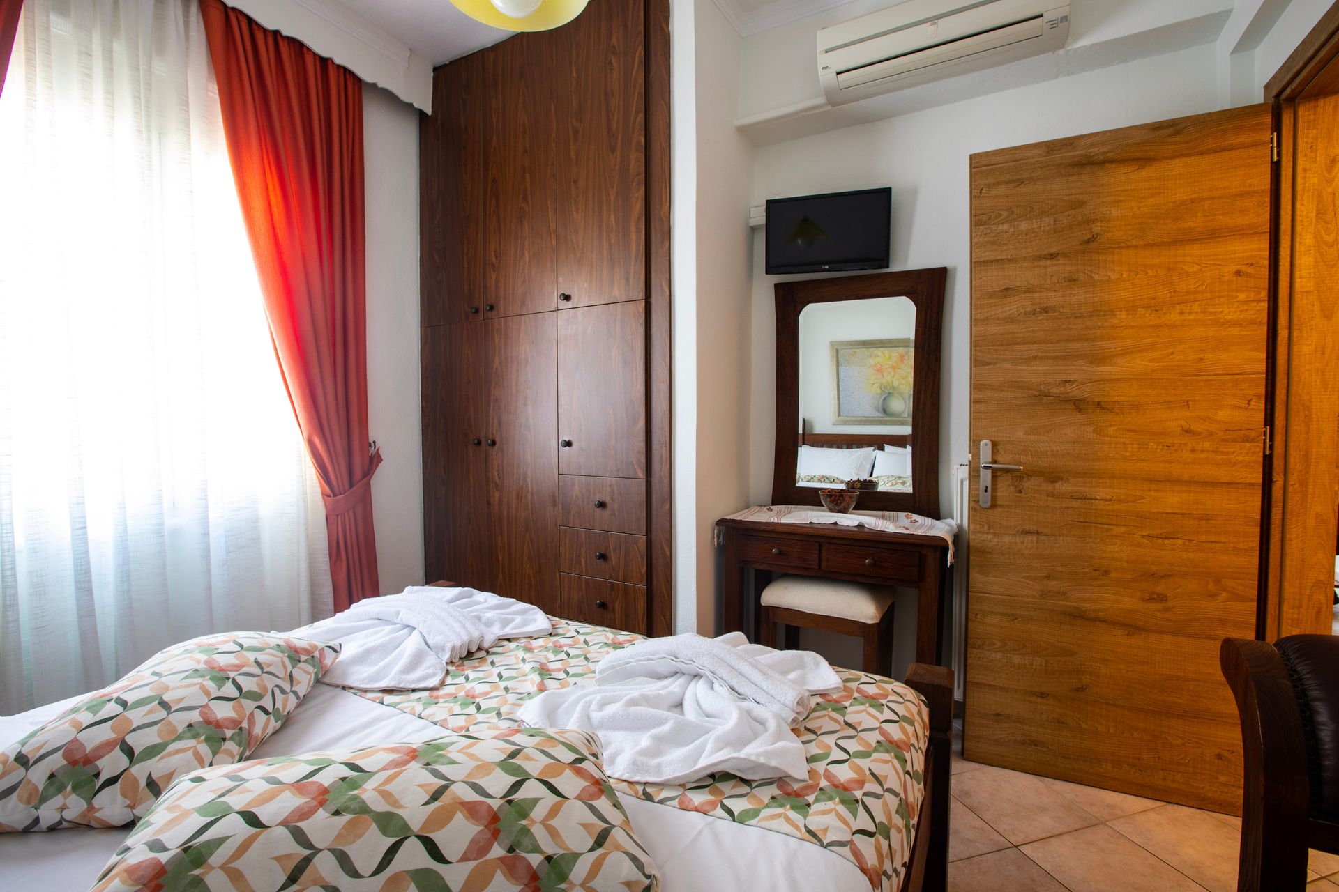 Superior Two Bedroom Apartment with Garden View | Giasemi