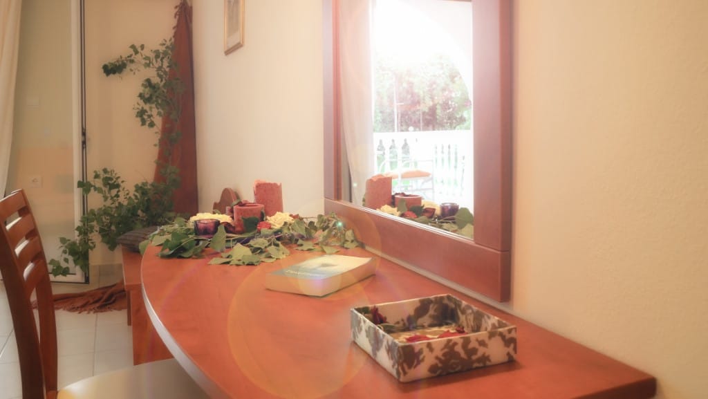 One-Bedroom Apartment with Side Sea View