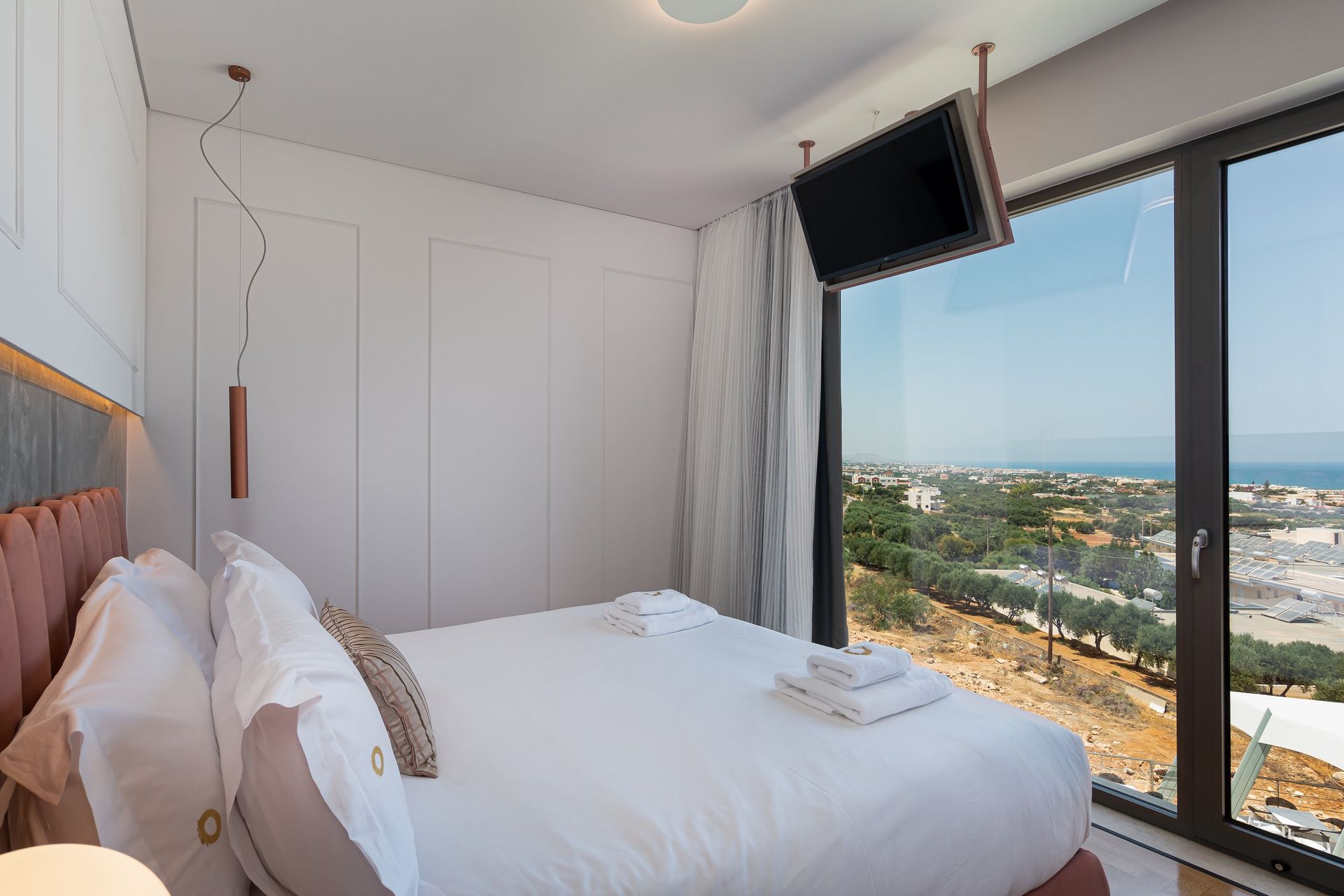 Sea View Suite with outdoor hot tub