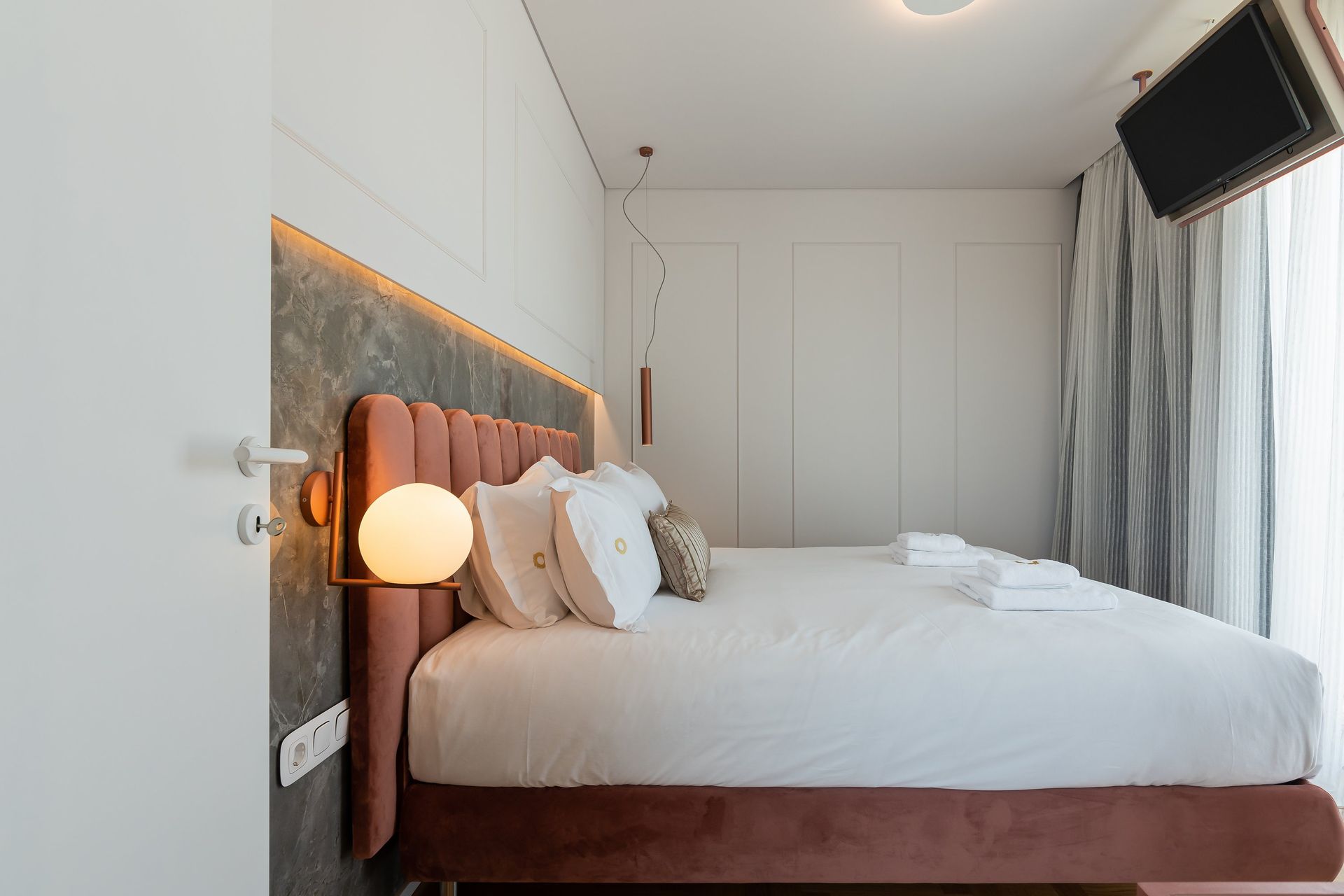 Sea View Suite with outdoor hot tub