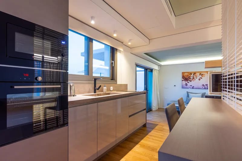 Sea View Suite with outdoor hot tub