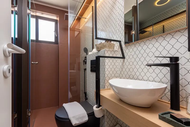 Sea View Suite with outdoor hot tub