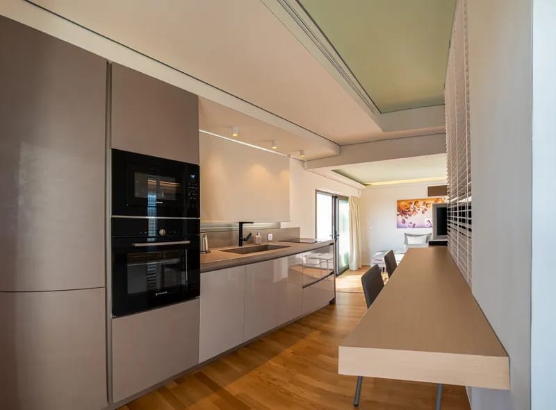 Sea View Suite with outdoor hot tub