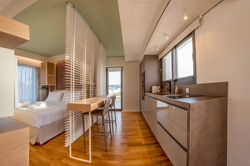 Sea View Suite with outdoor hot tub