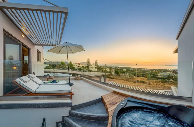 Sea View Suite with outdoor hot tub