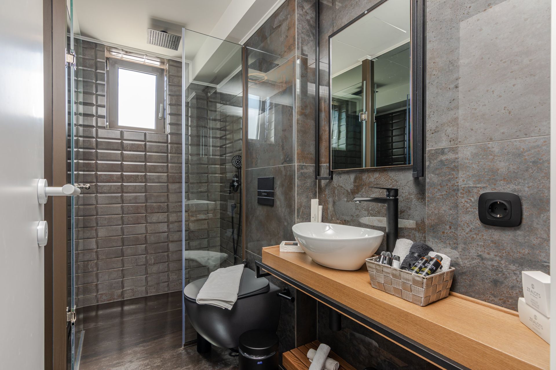 Two Bedroom Sea View Suite with outdoor hot tub