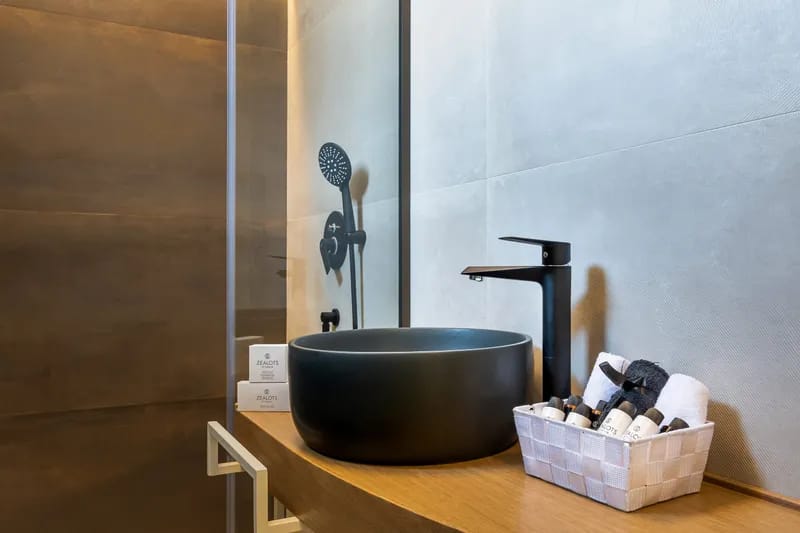 Two Bedroom Sea View Suite with outdoor hot tub