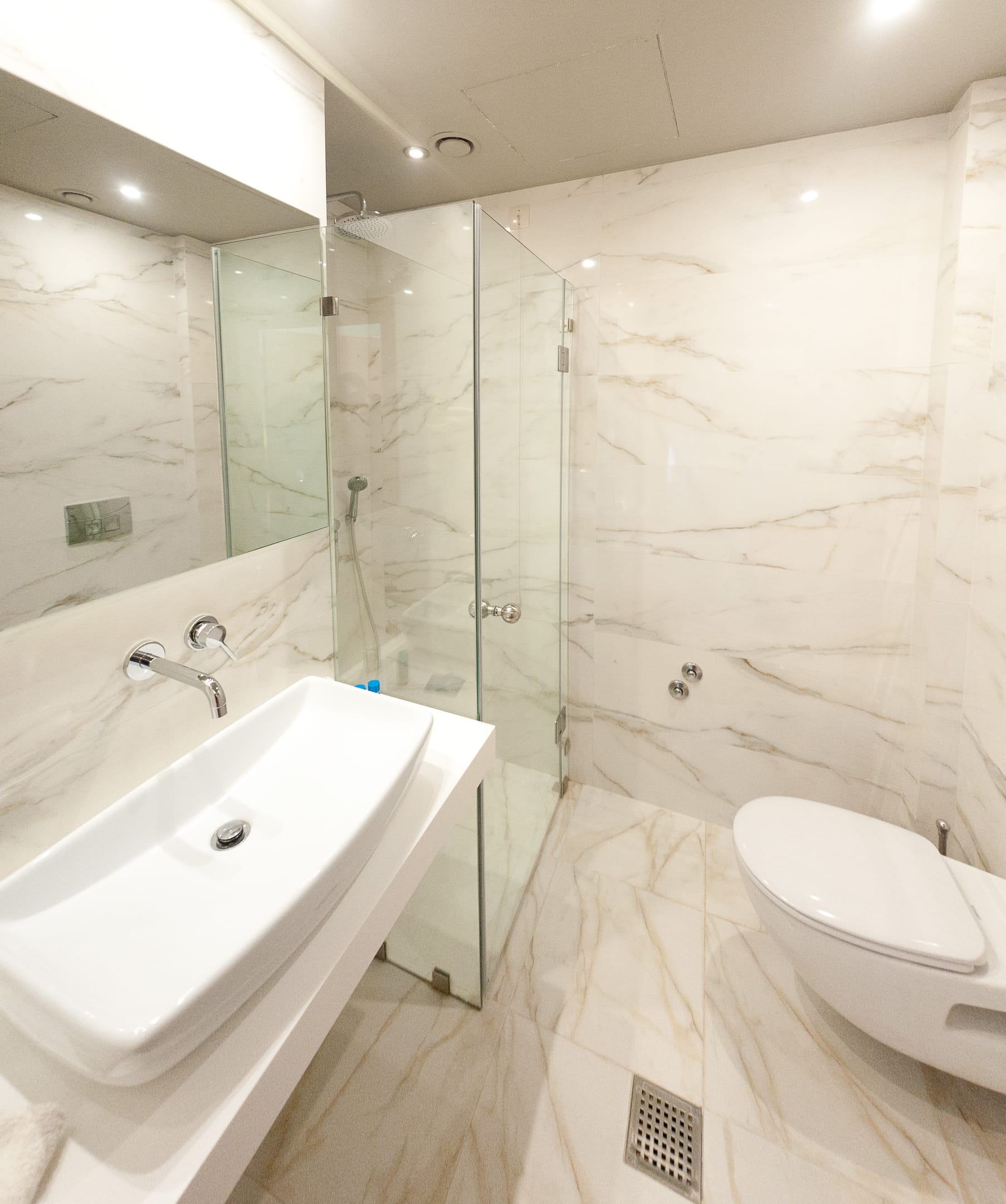 STANDARD room COCO-MAT with back view