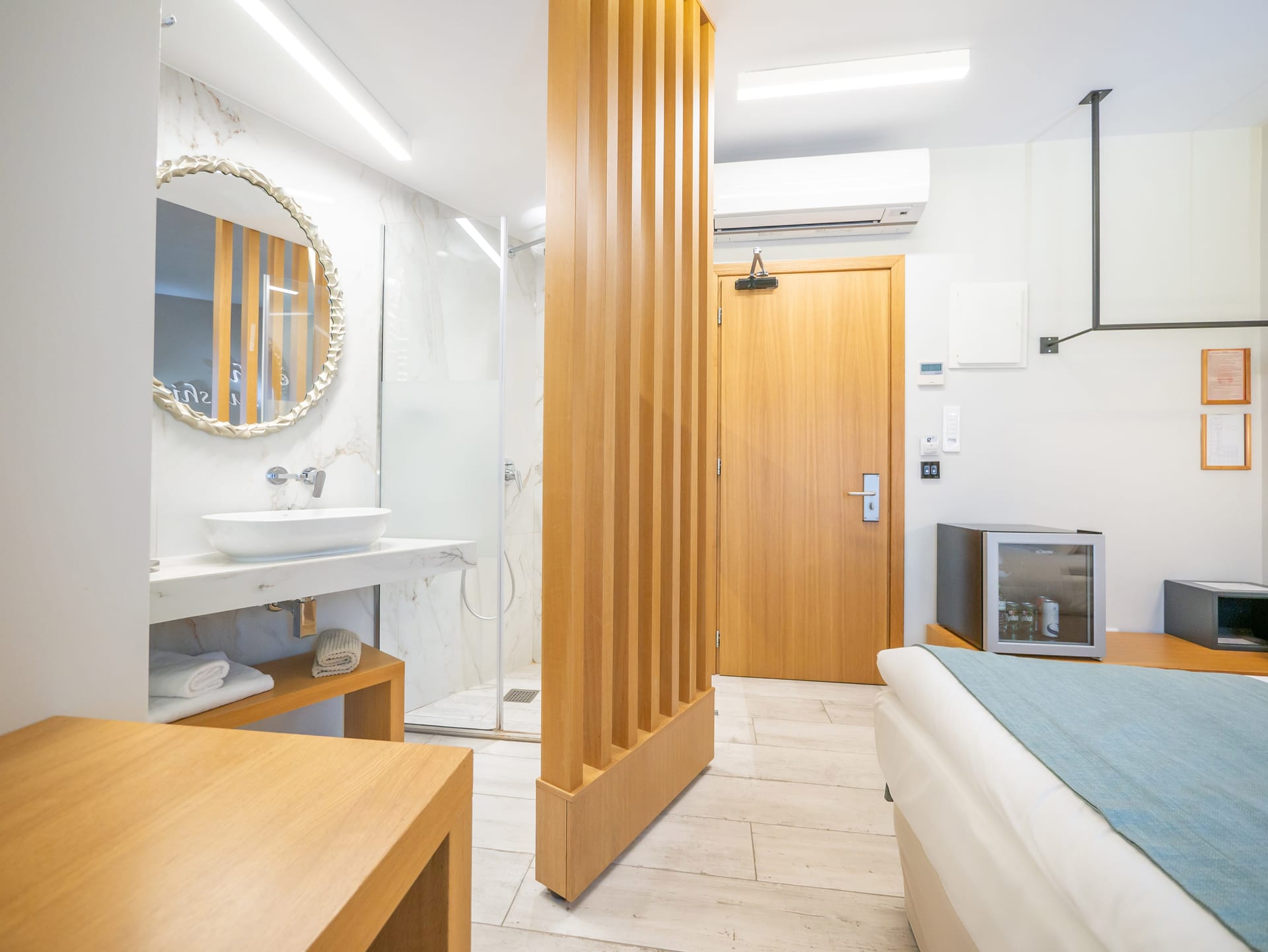 ALKYONE room COCO-MAT with back view