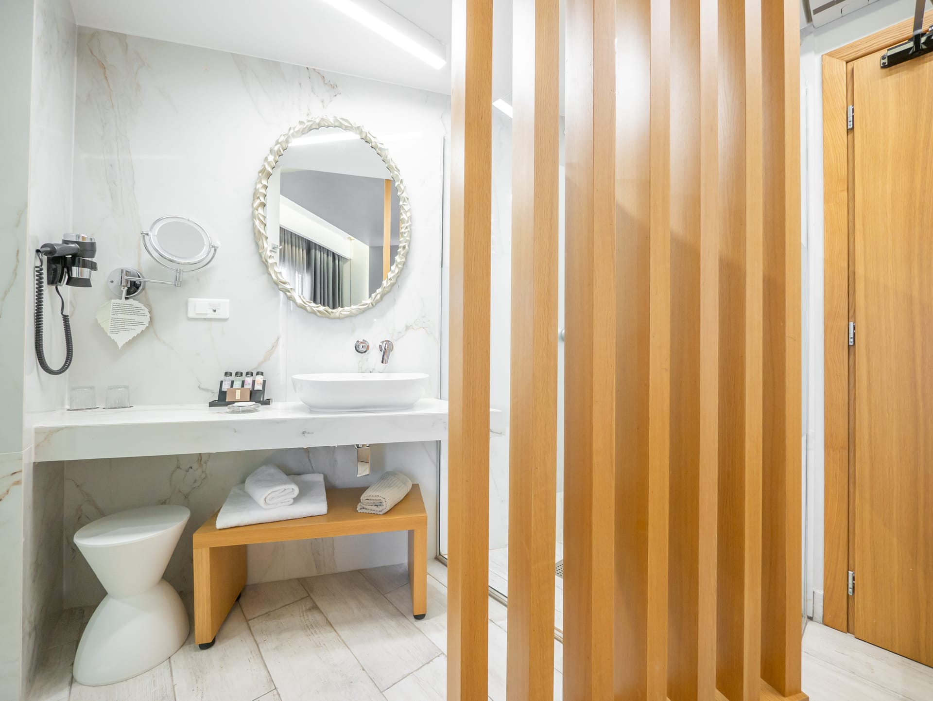 ALKYONE room COCO-MAT with back view