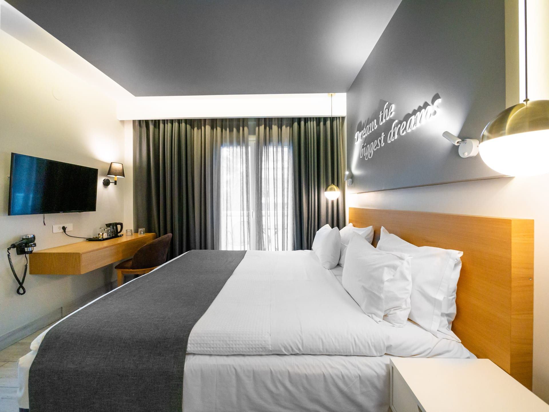 ALKYONE room COCO-MAT with back view