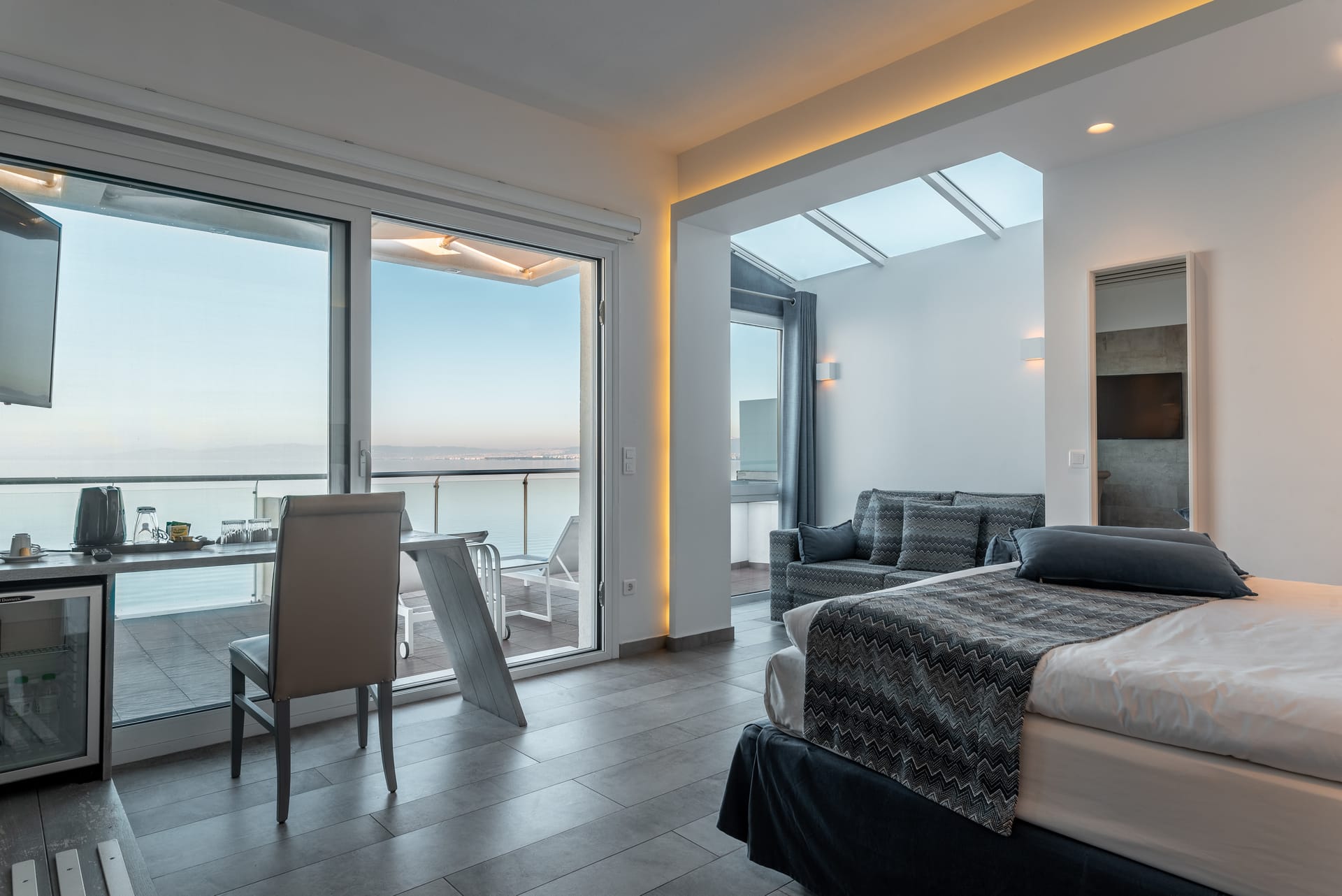 AEOLUS suite COCO-MAT with panoramic sea view