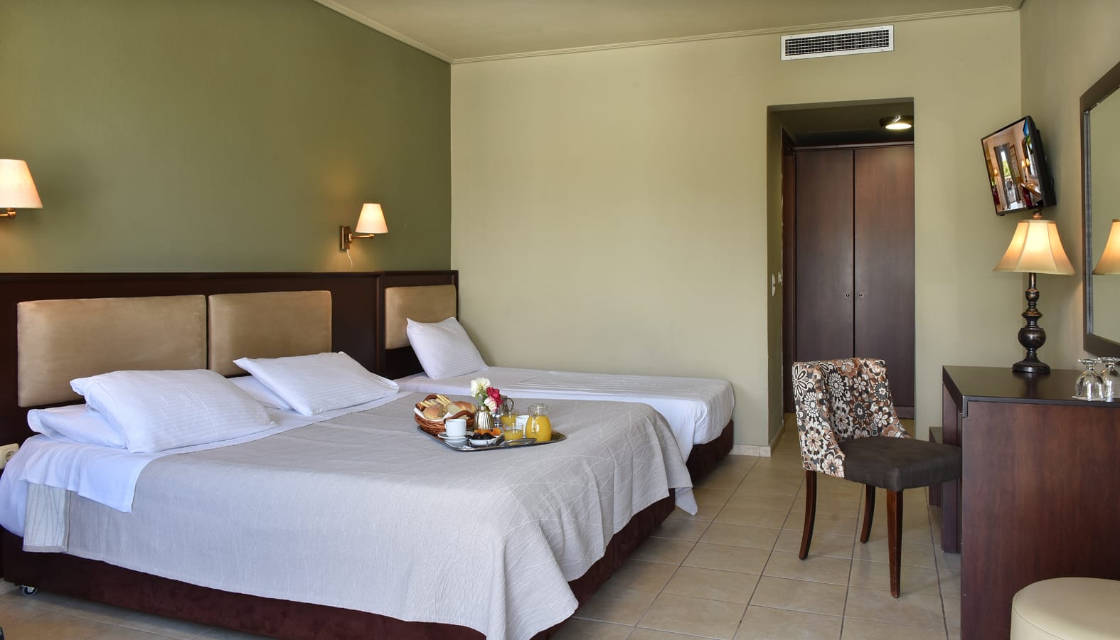 Triple room