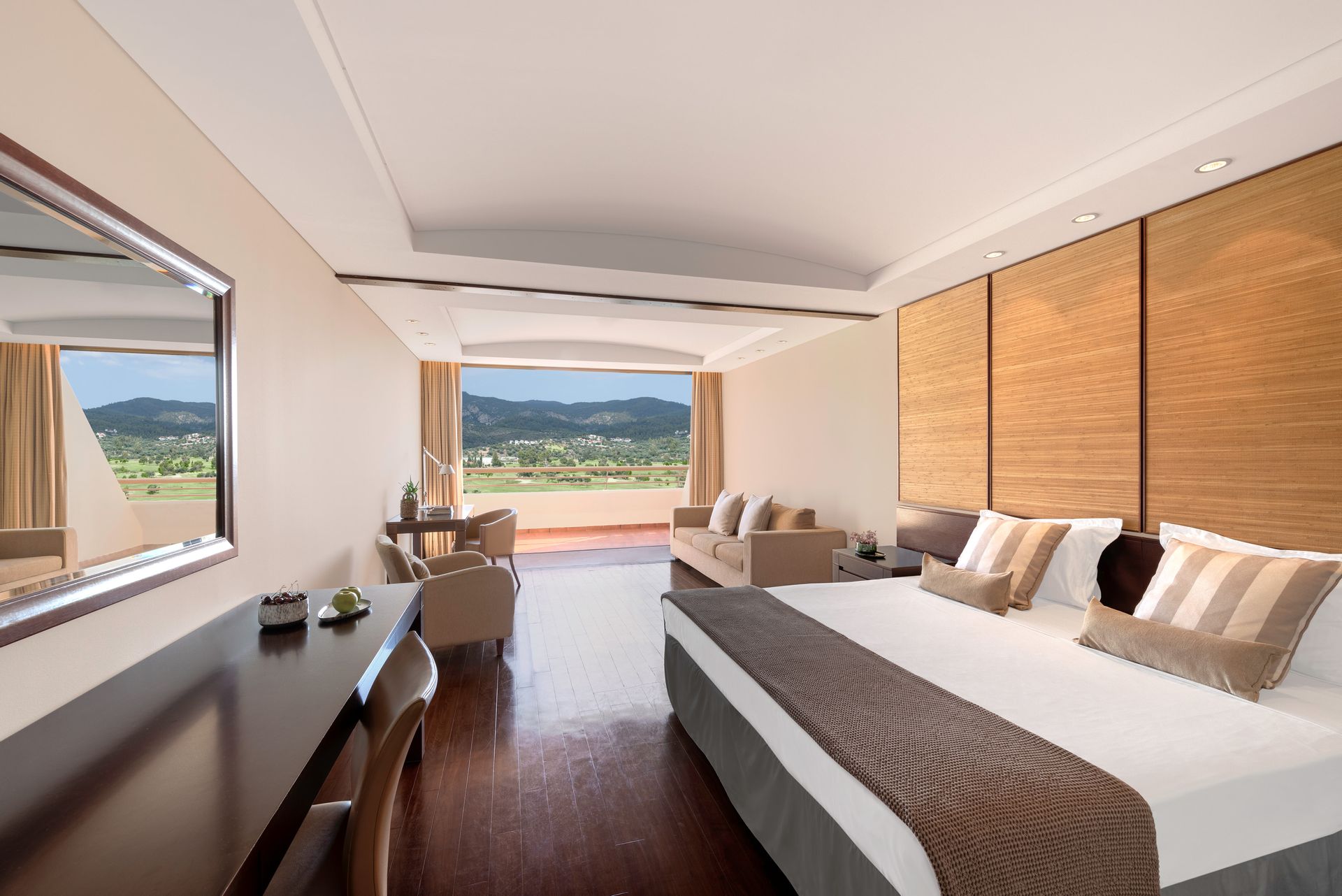 Junior Suite Golf View