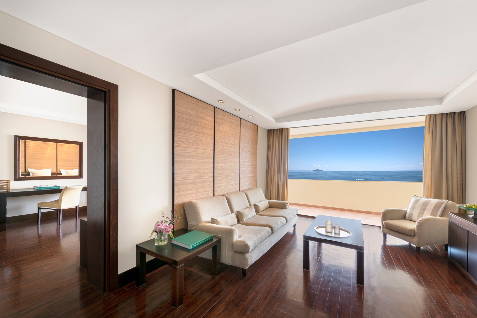 Superior Two Bedroom Suite Sea/Marina View