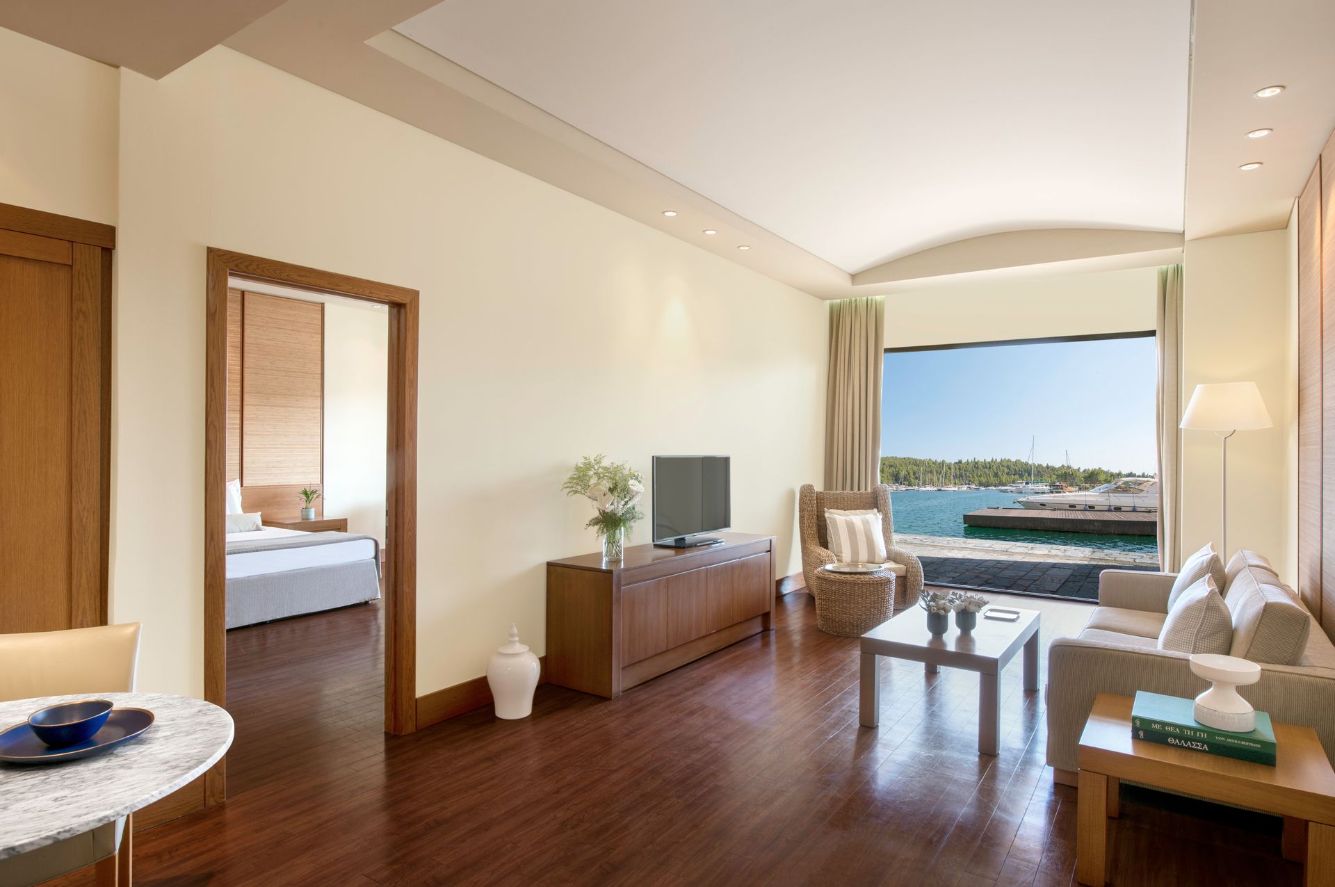Captain's Suite Marina Front