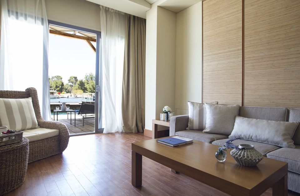 Captain's Suite Marina Front