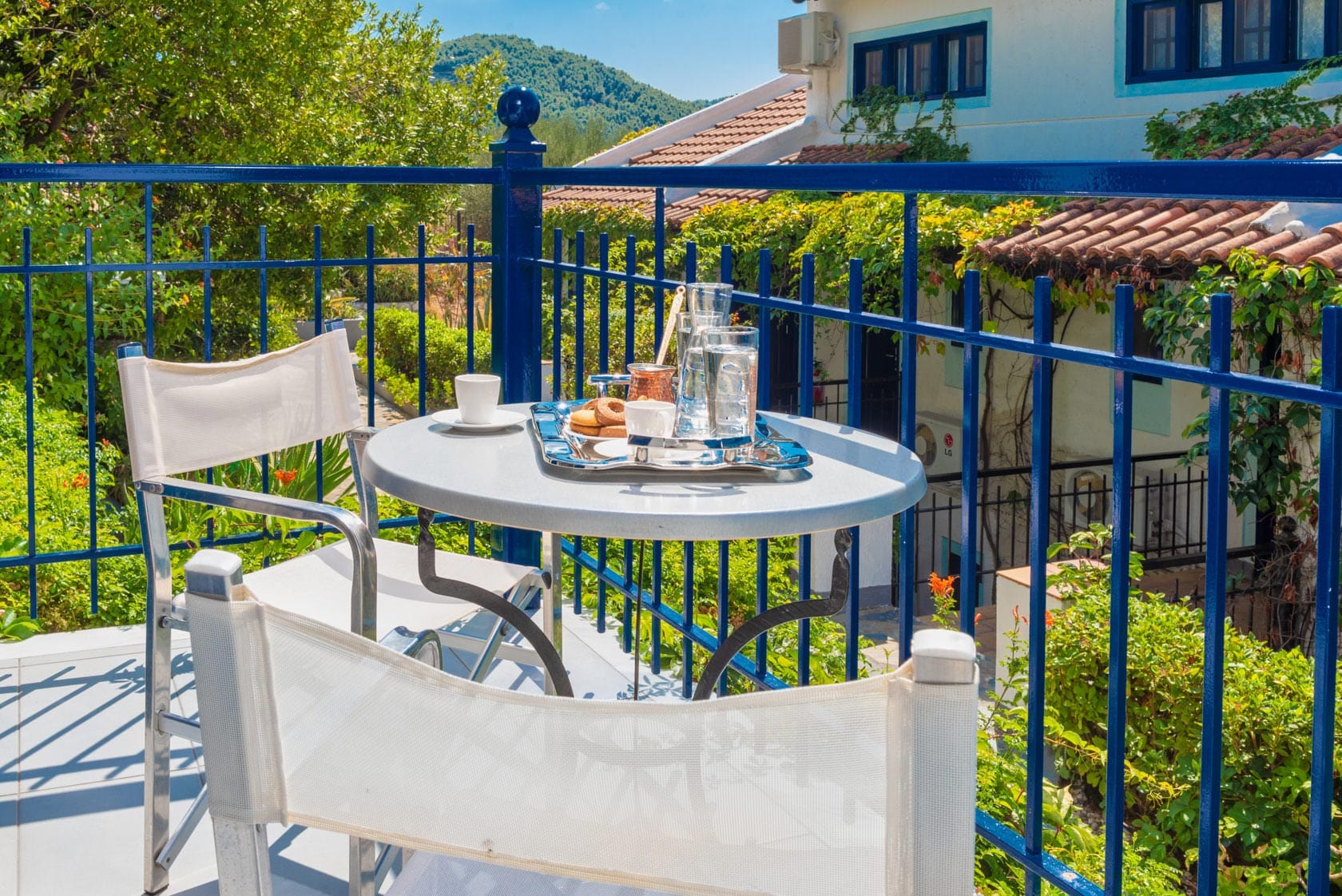 Twin or Double Room Garden View 21m²