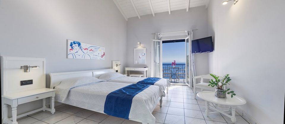 Twin or Double Room Side Sea View 21m²