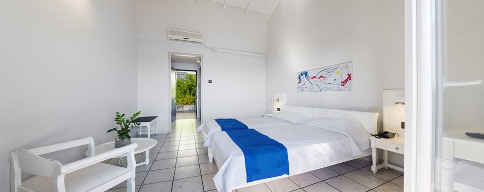 Twin or Double Room Side Sea View 21m²