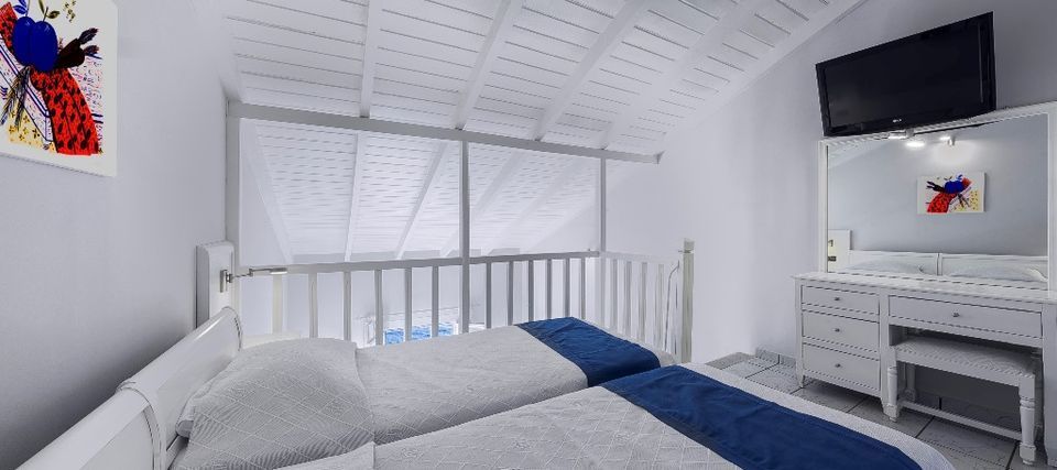 Sea View Maisonette  28m²