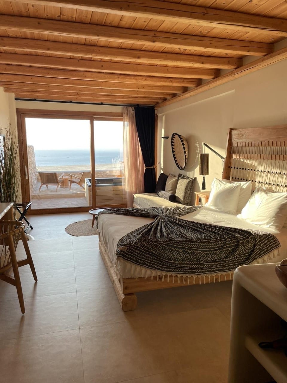 Cave Suite Sea View Outdoor Hot Tub