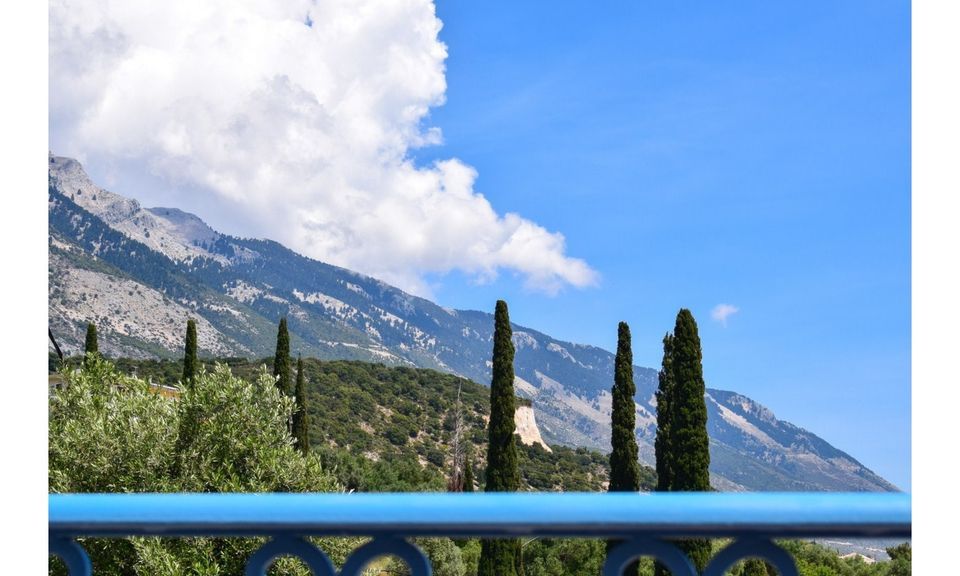 Studio with Mountain View
