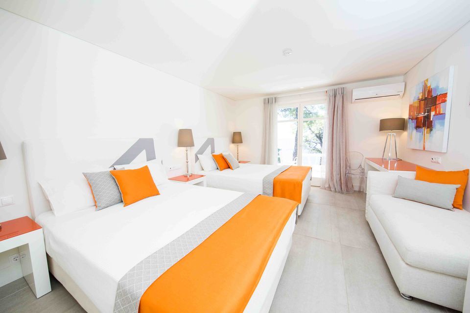 Family Room - Sea View